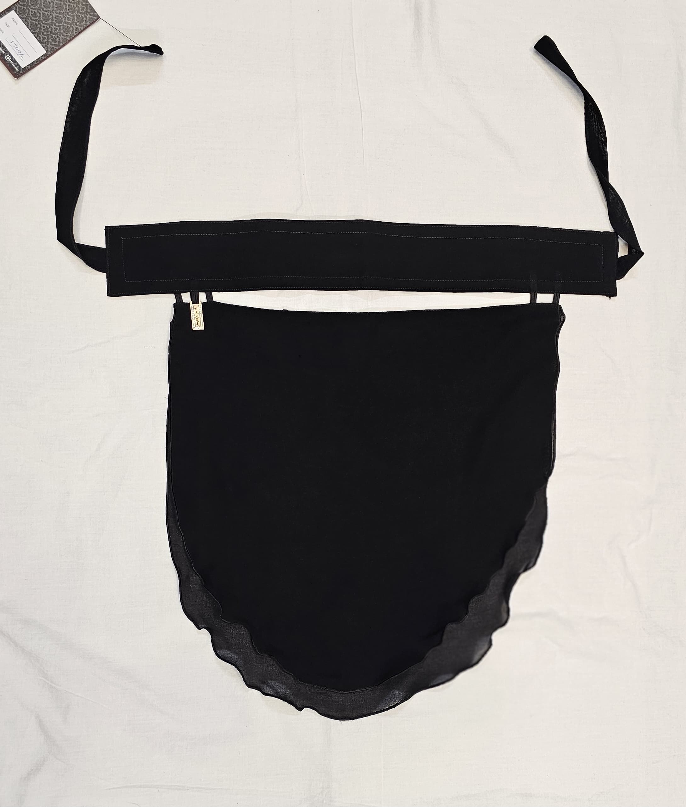 Double Frill Layer Plain Logo Naqaab