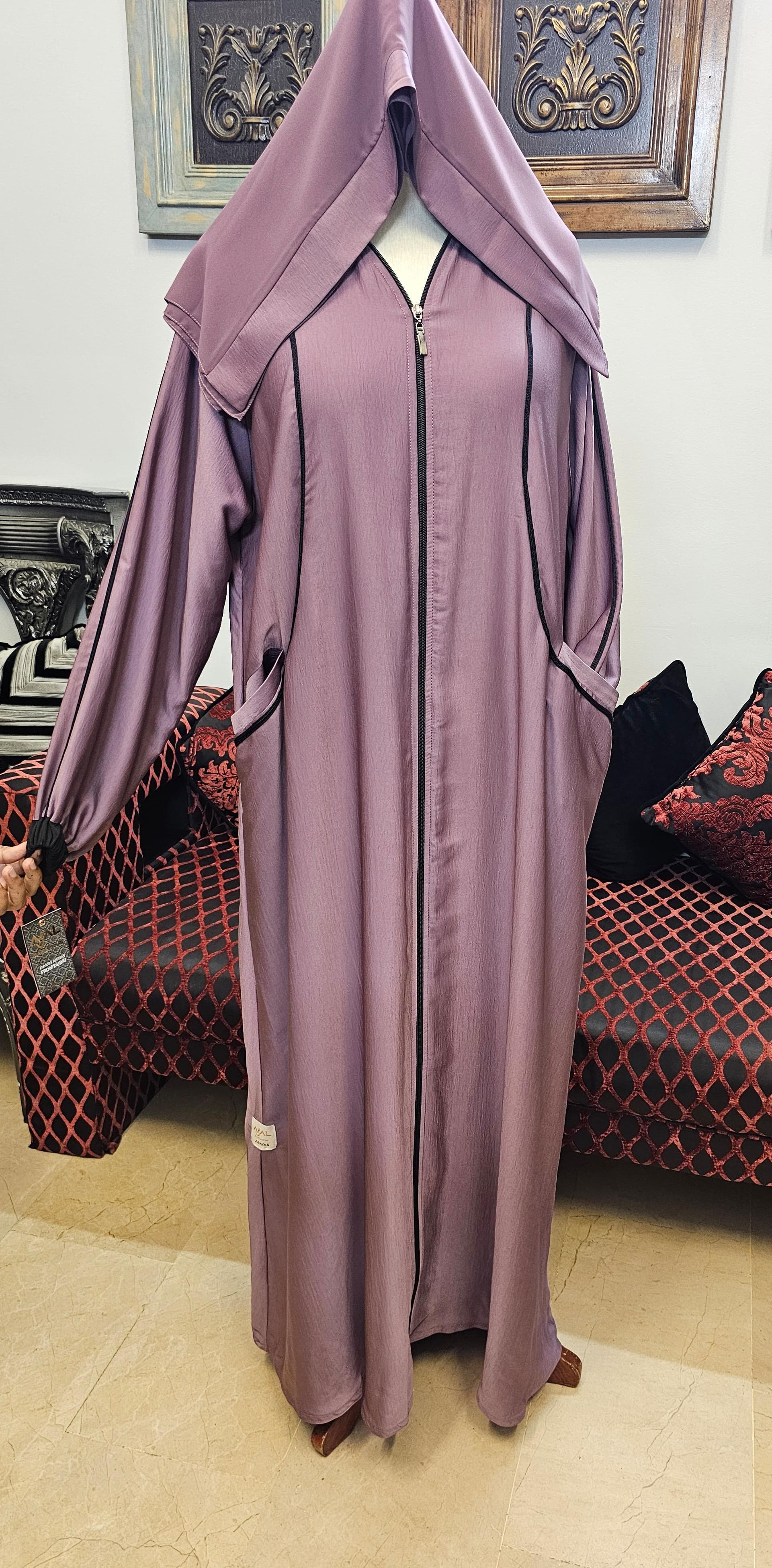 A1394 Hareer Maksoor Abaya