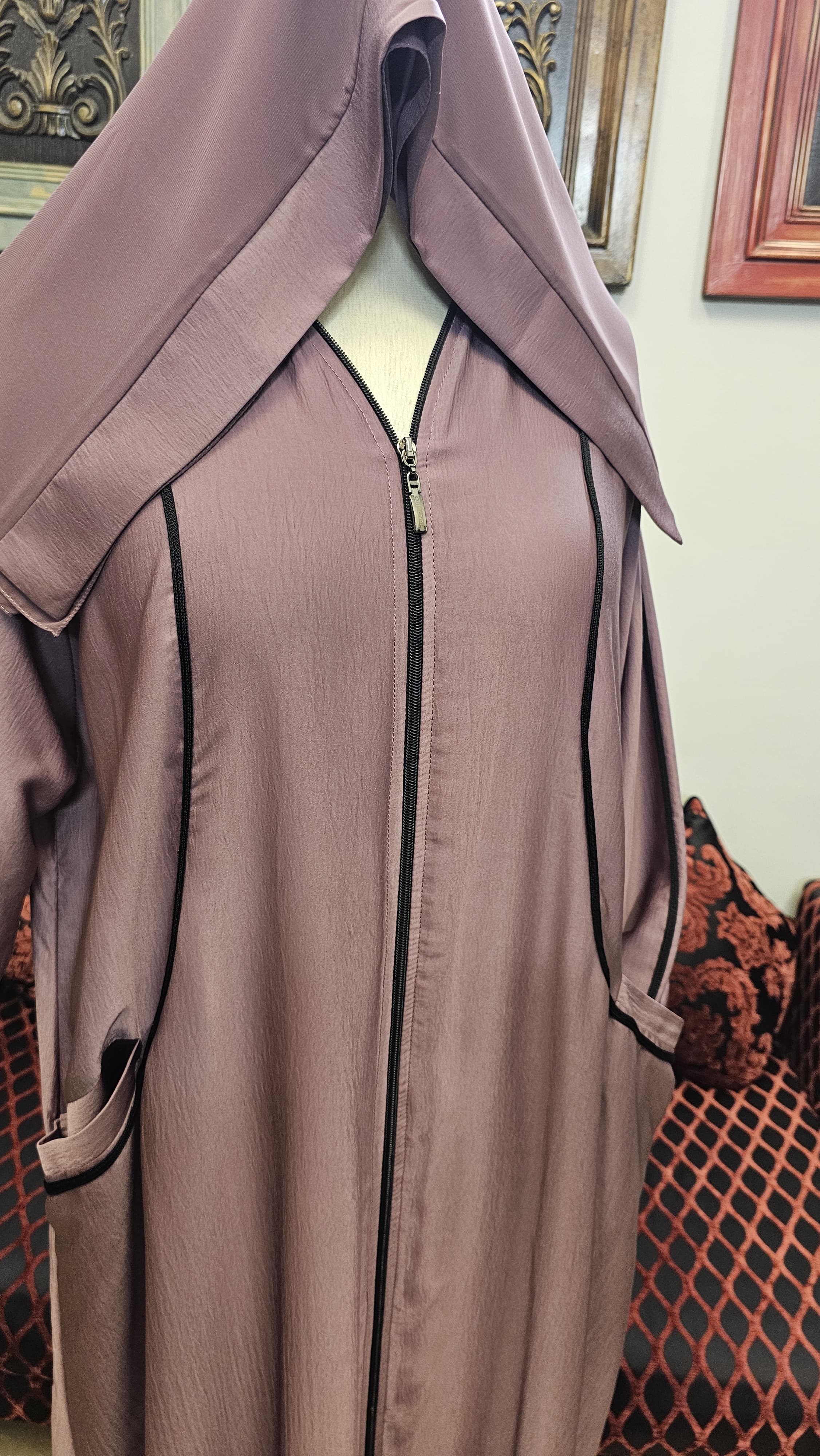 A1394 Hareer Maksoor Abaya