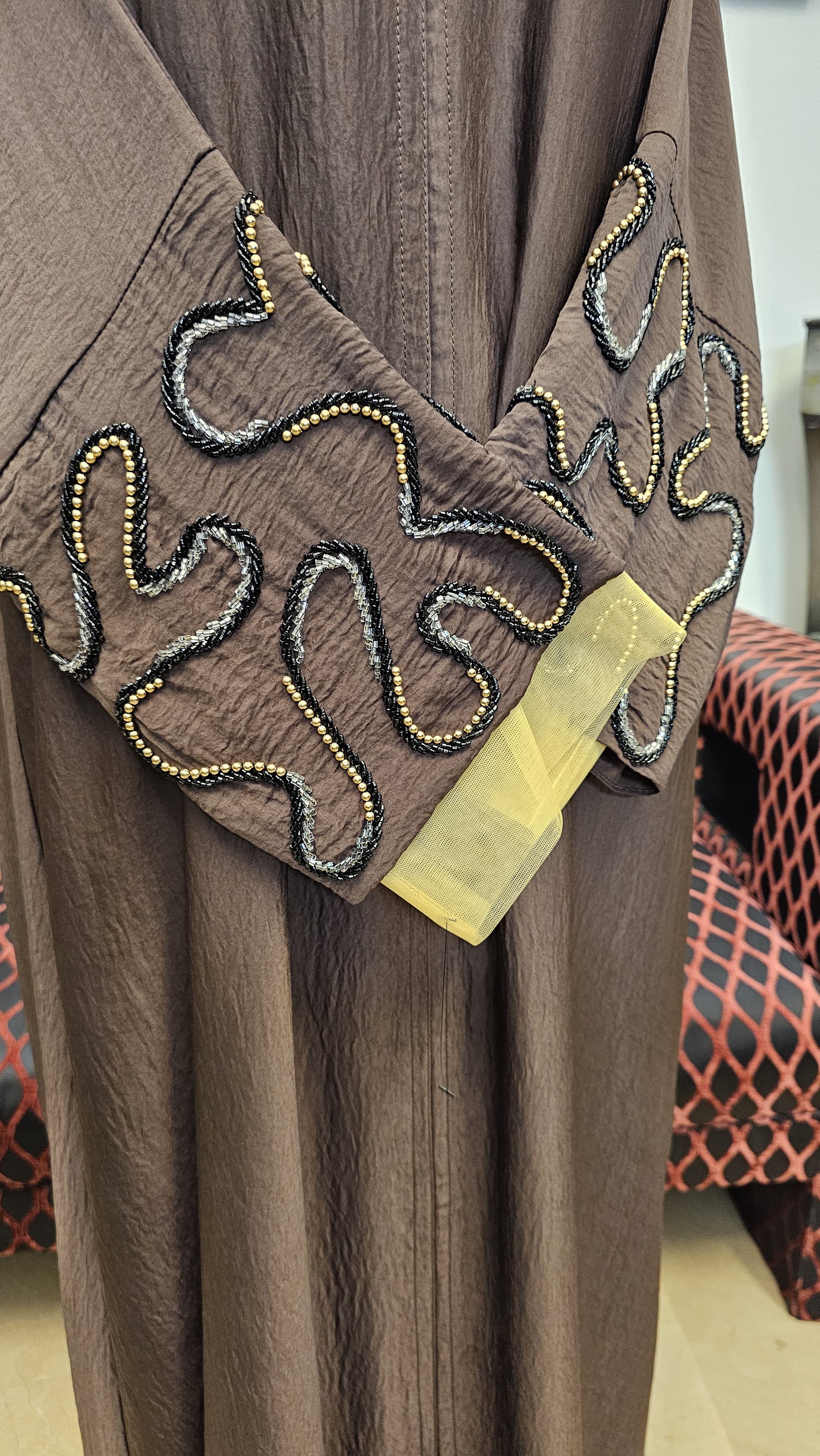 A1525 Hareer Maksoor Abaya