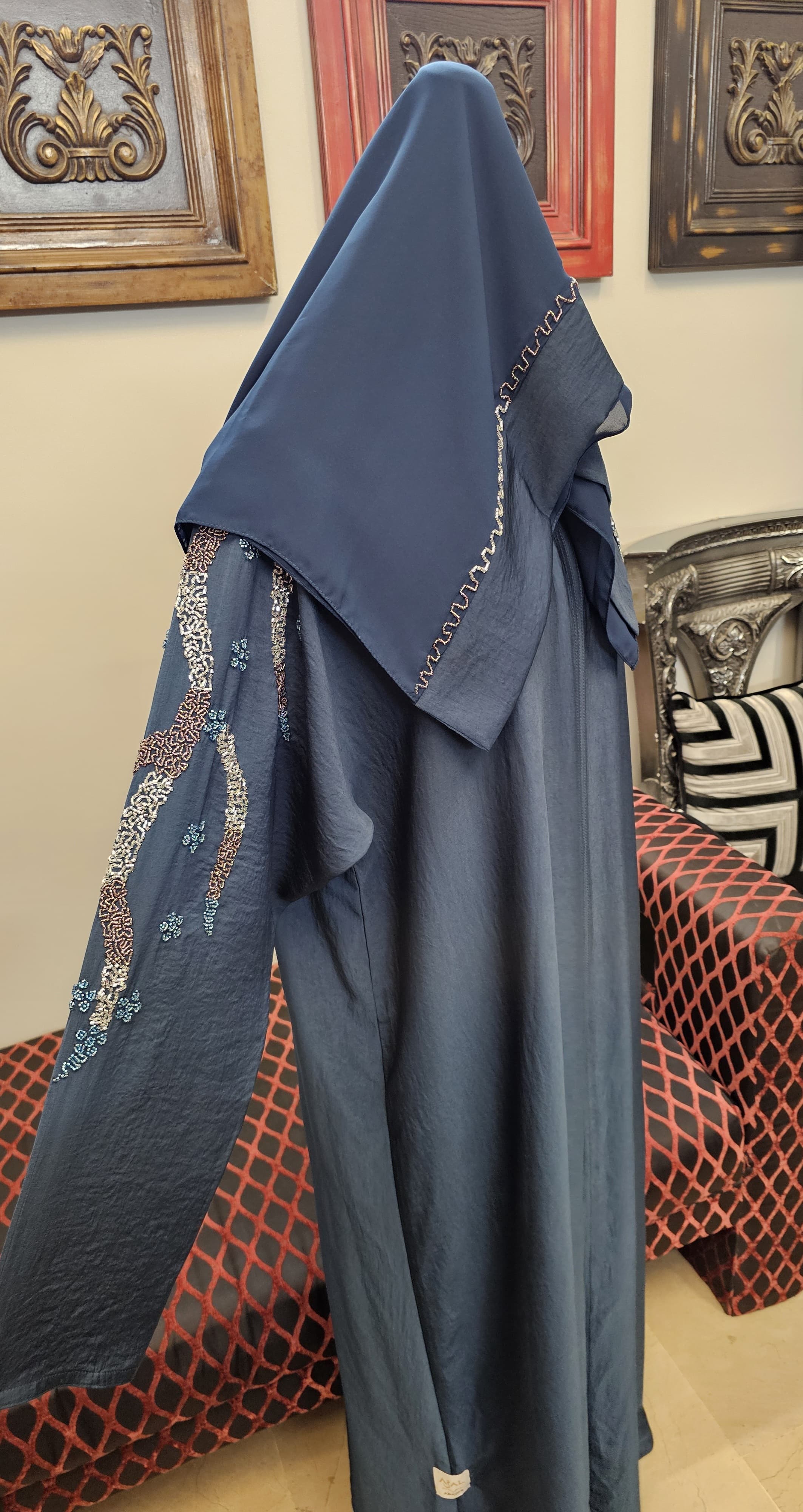 A1631 Hareer Maksoor Abaya