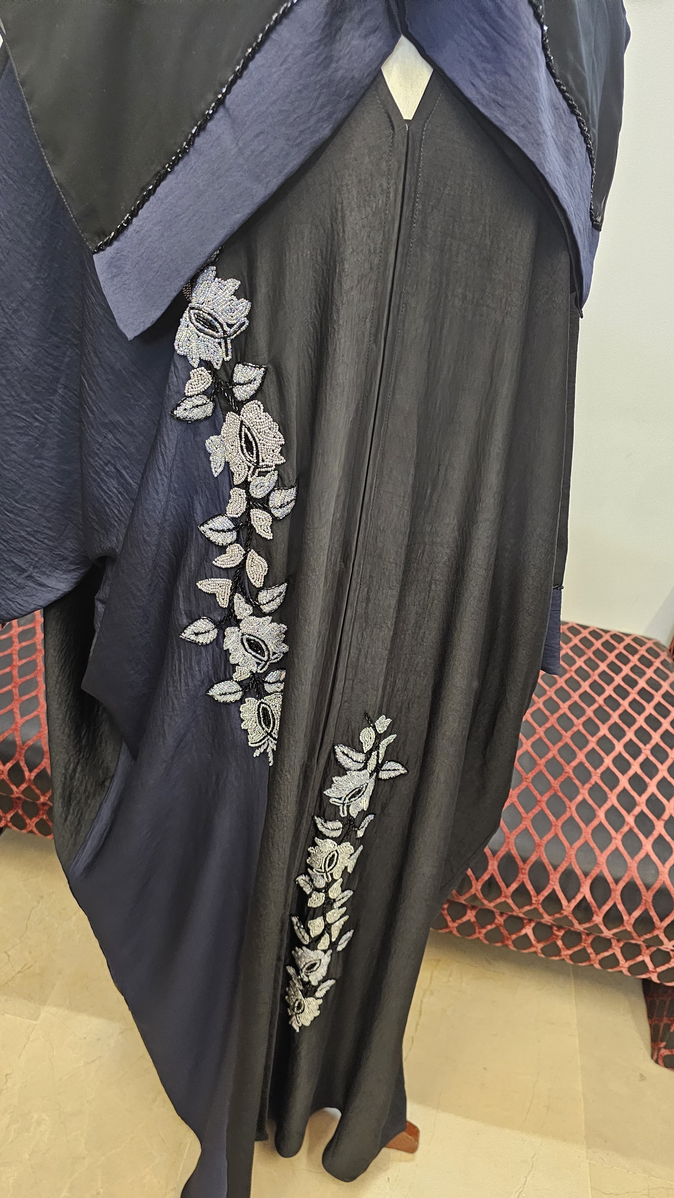 A1616 Hareer Maksoor Abaya