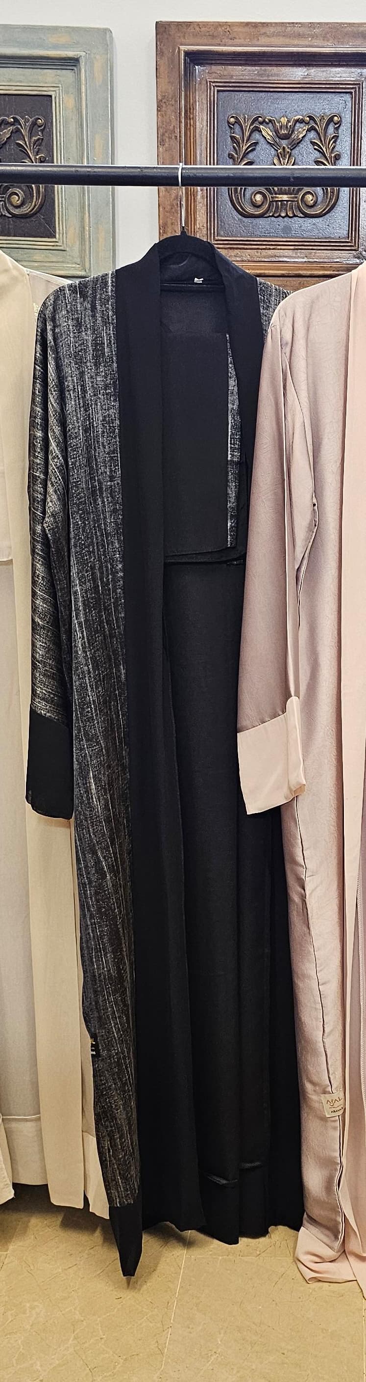 A1607A Printed Satin Abaya