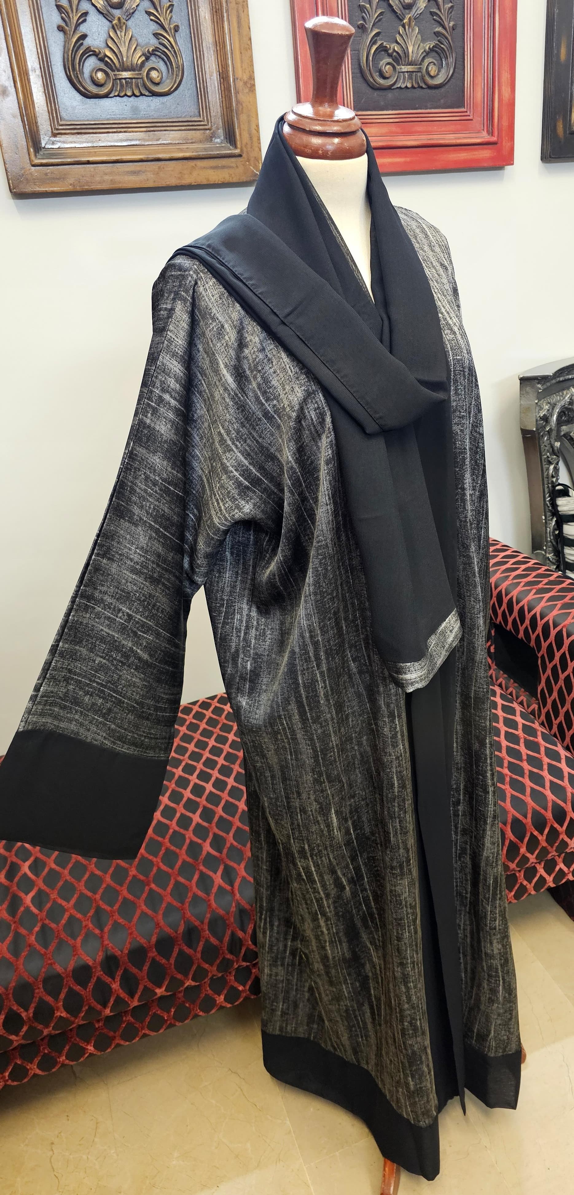 A1607A Printed Satin Abaya